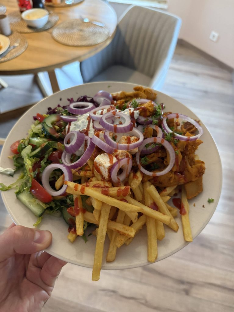 Giga-Gyros-Teller mit LIKE Gyros