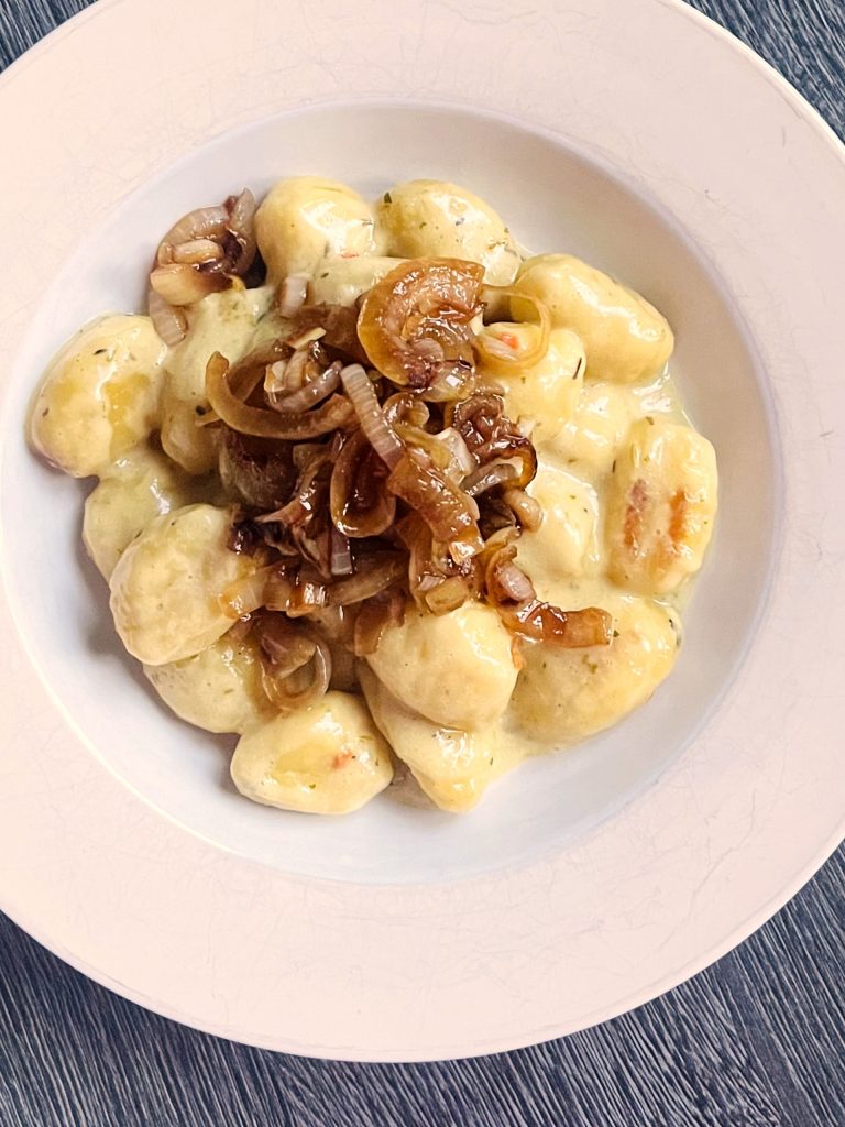 Gnocchi mit karamellisierten Zwiebeln