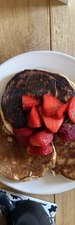 Vollkorn-Skyr-Pancakes mit Beeren