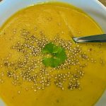 Karotten-Ingwer-Suppe mit Koriander