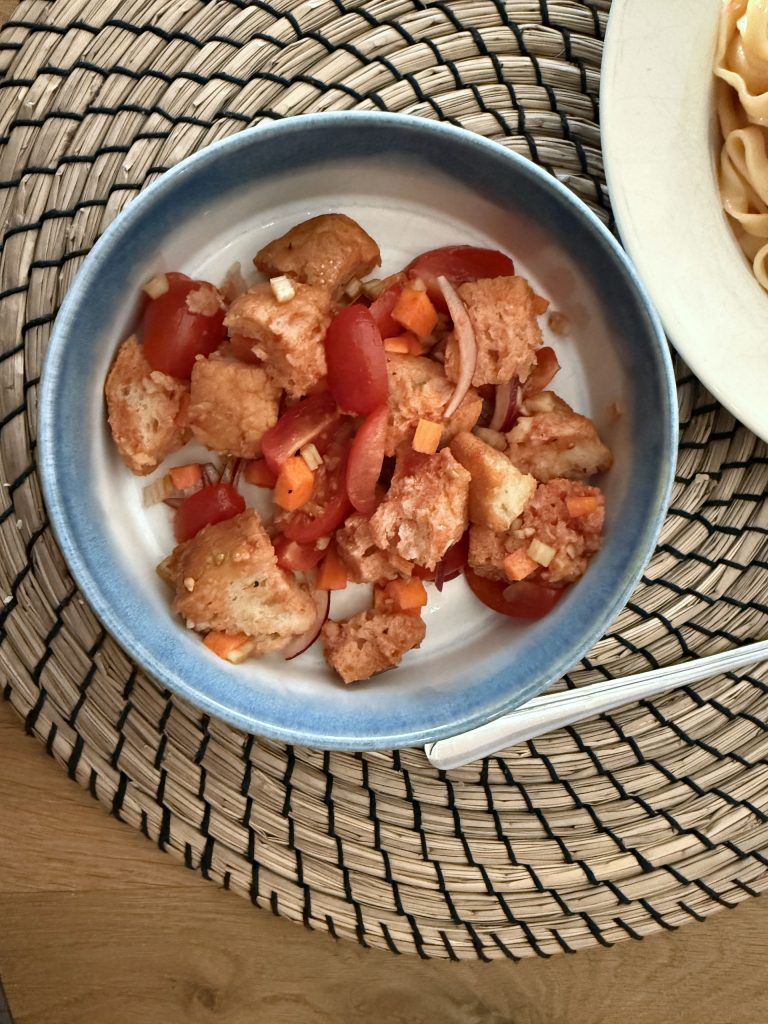 Panzanella: Italienischer Brotsalat