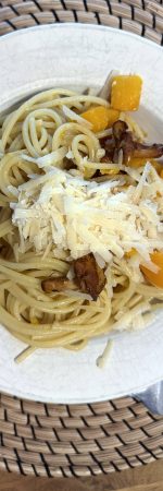 Spaghetti mit Pfifferlingen und Kürbis